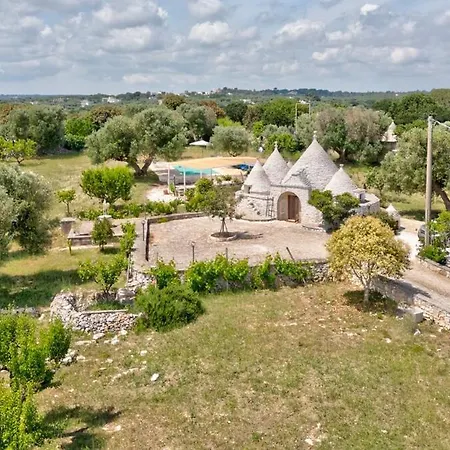 בית נופש Trulli Manu צ'יסטרנינו