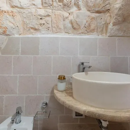 Trulli Manu * צ'יסטרנינו