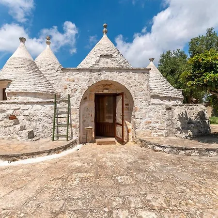 Trulli Manu * צ'יסטרנינו